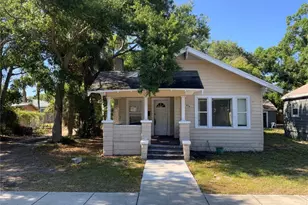 610 28th Ave S, Saint Petersburg, FL 33705 - Photo 1