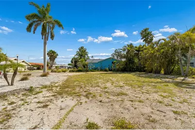 211 176th Terrace Drive E, Redington Shores, FL 33708 - Photo 19