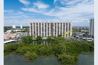 7050 Sunset Drive S #302, South Pasadena, FL 33707 - Photo 3