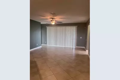 2502 Cumberland Cliff Drive, Ruskin, FL 33570 - Photo 9