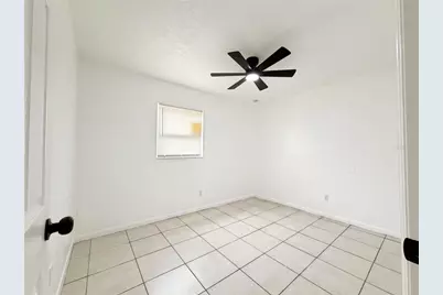 3916 E Genesee Street, Tampa, FL 33610 - Photo 9