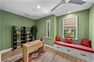 2903 W Hawthorne Rd, Tampa, FL 33611 - Photo 67