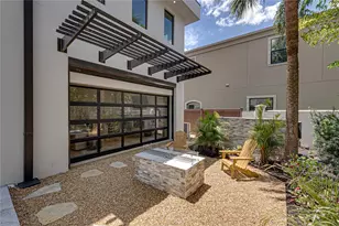 2903 W Hawthorne Rd, Tampa, FL 33611 - Photo 41