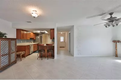 2035 Hampstead Circle, Sun City Center, FL 33573 - Photo 9