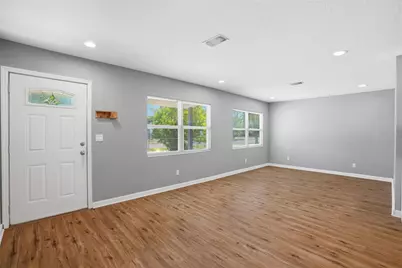 5127 4th Avenue S, Saint Petersburg, FL 33707 - Photo 5