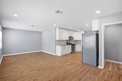 5127 4th Avenue S, Saint Petersburg, FL 33707 - Photo 3