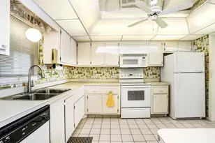 11000 Gulf Blvd, Treasure Island, FL 33706 - Photo 11