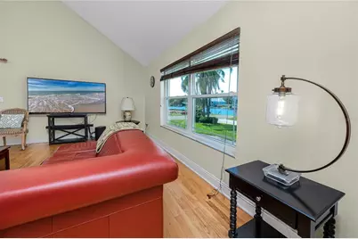 8759 Orient Way NE, Saint Petersburg, FL 33702 - Photo 13