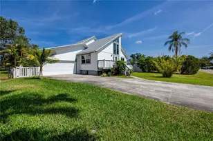 8759 Orient Way NE, Saint Petersburg, FL 33702 - Photo 45