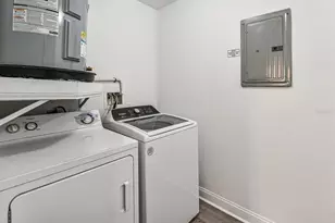 215 Central Ave, Saint Petersburg, FL 33701 - Photo 19