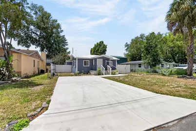 8738 N Tangerine Place, Tampa, FL 33617 - Photo 5