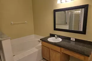1424 Wylie Ct, Wesley Chapel, FL 33543 - Photo 27