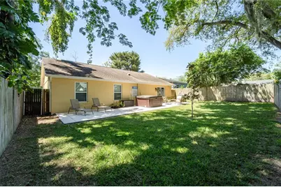 9621 N 46th Street, Tampa, FL 33617 - Photo 11