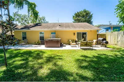 9621 N 46th Street, Tampa, FL 33617 - Photo 9