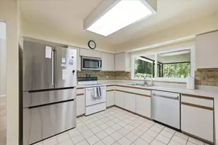2804 Palamore Dr, Tampa, FL 33618 - Photo 19