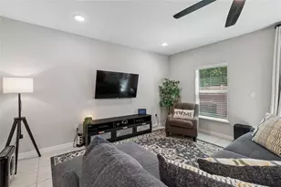 4733 Deer Track St, Tampa, FL 33610 - Photo 3
