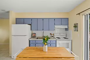 13002 Oneida St, Spring Hill, FL 34609 - Photo 7