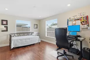 3650 Shady Bluffs Dr, Largo, FL 33770 - Photo 23
