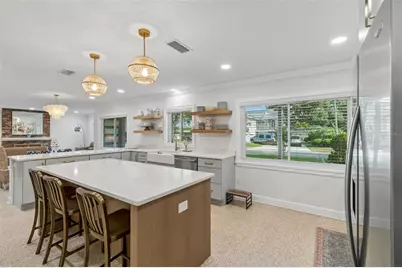 10916 Carrollwood Drive, Tampa, FL 33618 - Photo 11