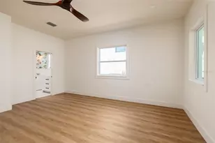 2063 Illinois Ave NE, Saint Petersburg, FL 33703 - Photo 15