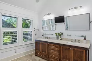 1811 W Hills Ave, Tampa, FL 33606 - Photo 45