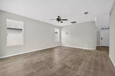 8405 Canterbury Lake Boulevard, Tampa, FL 33619 - Photo 23