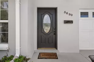 5690 6th St S, Saint Petersburg, FL 33705 - Photo 3