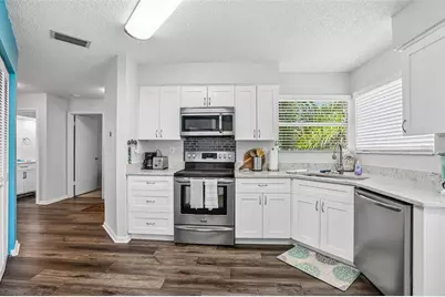 6085 Bahia Del Mar Boulevard #204, Saint Petersburg, FL 33715 - Photo 9
