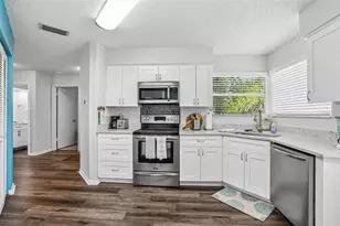 6085 Bahia Del Mar Blvd, Saint Petersburg, FL 33715 - Photo 9