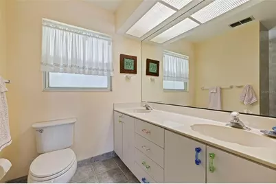 120 59th Avenue S, Saint Petersburg, FL 33705 - Photo 25