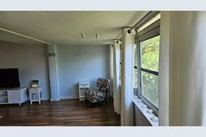 9950 47th Avenue N #303, Saint Petersburg, FL 33708 - Photo 11