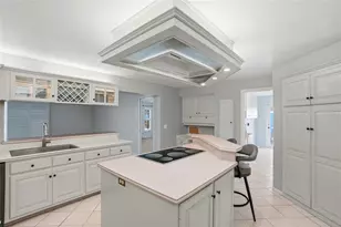 9760 136th St, Seminole, FL 33776 - Photo 17