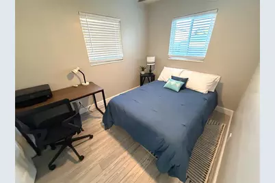 5519 Commonwealth Avenue N, Saint Petersburg, FL 33703 - Photo 17