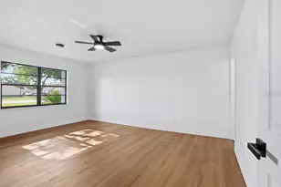 6111 18th St, Zephyrhills, FL 33542 - Photo 5