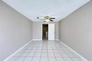 808 Falkirk Ave, Valrico, FL 33594 - Photo 17