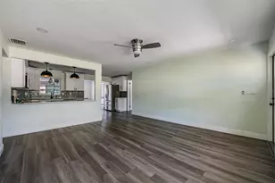 3920 Wahoo Dr SE, Saint Petersburg, FL 33705 - Photo 5