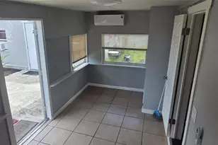 5475 42nd St N, Saint Petersburg, FL 33714 - Photo 3
