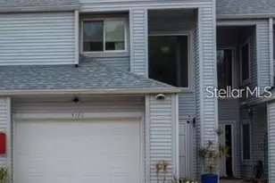 9726 Tiffany Oaks Ln, Tampa, FL 33612 - Photo 3