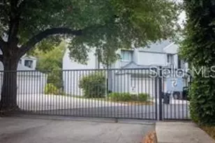 9726 Tiffany Oaks Ln, Tampa, FL 33612 - Photo 1
