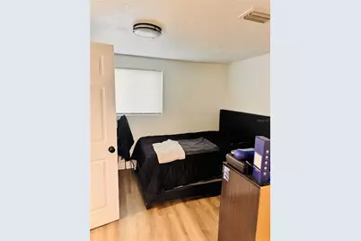 8710 N Tangerine Place, Tampa, FL 33617 - Photo 5