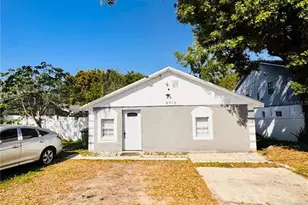 8710 N Tangerine Pl, Tampa, FL 33617 - Photo 1