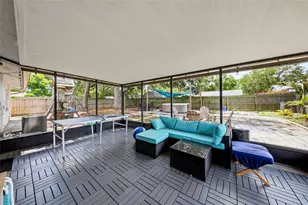 7976 Shadow Run Dr, Largo, FL 33773 - Photo 31