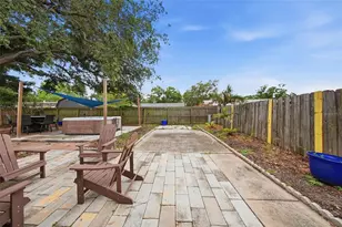 7976 Shadow Run Dr, Largo, FL 33773 - Photo 45