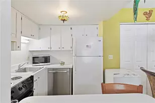 3853 S Lake Dr, Tampa, FL 33614 - Photo 9