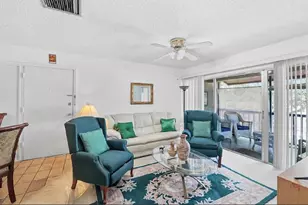 3853 S Lake Dr, Tampa, FL 33614 - Photo 5