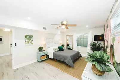 106 E Bay Drive, Treasure Island, FL 33706 - Photo 9