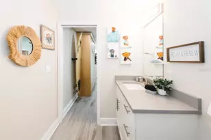 106 E Bay Dr, Treasure Island, FL 33706 - Photo 15