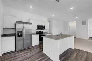 35605 Buttonweed Trl, Zephyrhills, FL 33541 - Photo 11