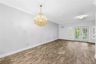 409 Barcelona Dr, Saint Petersburg, FL 33716 - Photo 9