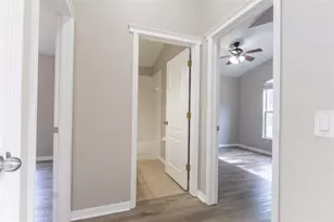 6806 Guilford Crest Dr, Apollo Beach, FL 33572 - Photo 5